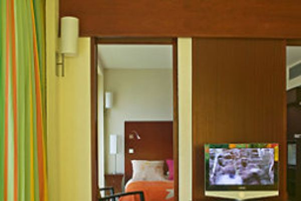 Sofitel Tahiti Maeva Beach Resort (Outu Maoro)